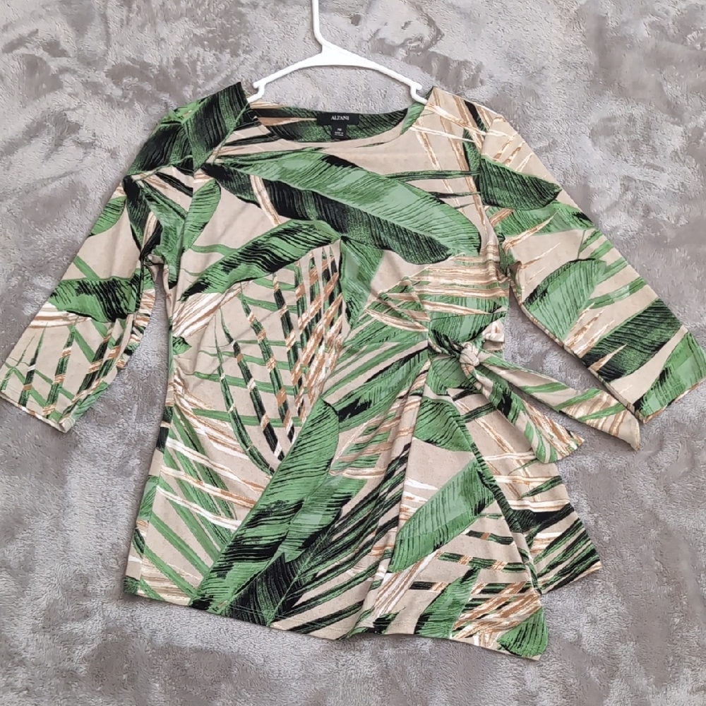 Alfani Beige & Green Leaf Pattern Blouse
